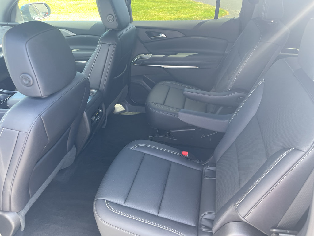 Used 2026 Chevrolet Traverse LT AWD/4WD image 30