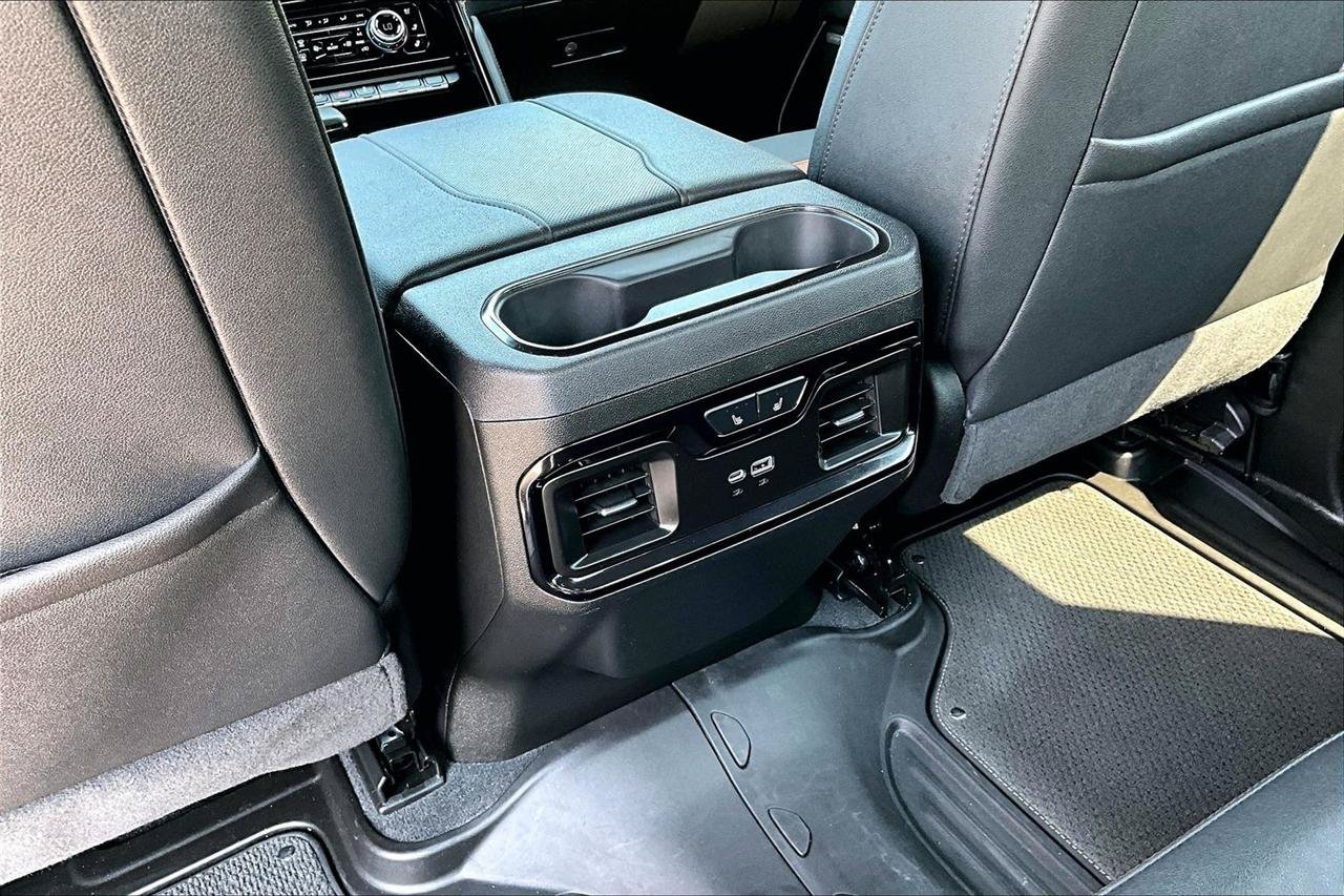 Used 2025 GMC Sierra 1500 AT4 AWD/4WD image 11