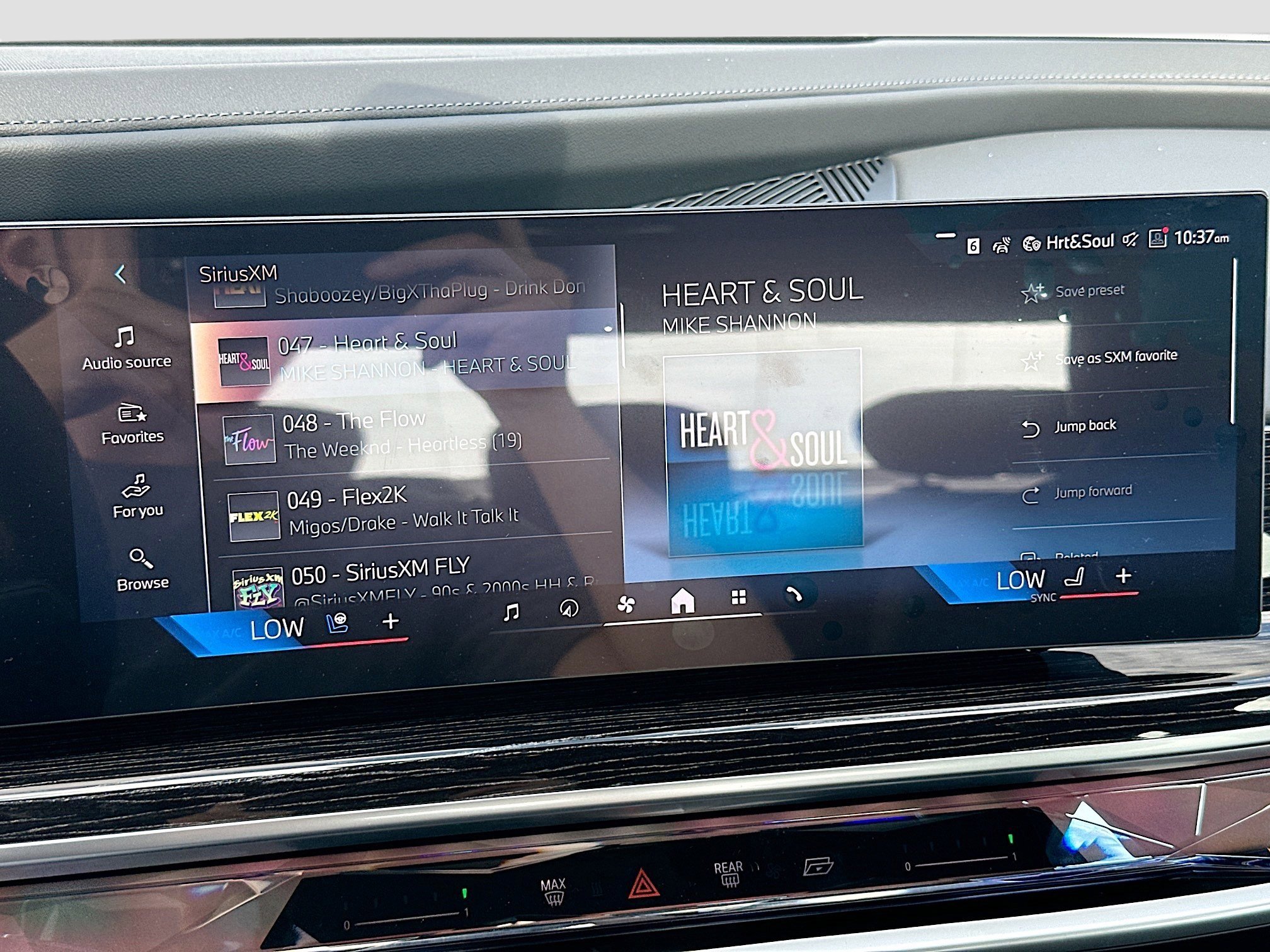 Used 2025 BMW 760i xDrive w/ Executive Package image 15