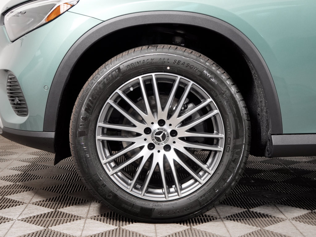 Certified 2026 Mercedes-Benz GLC 300 4MATIC image 9