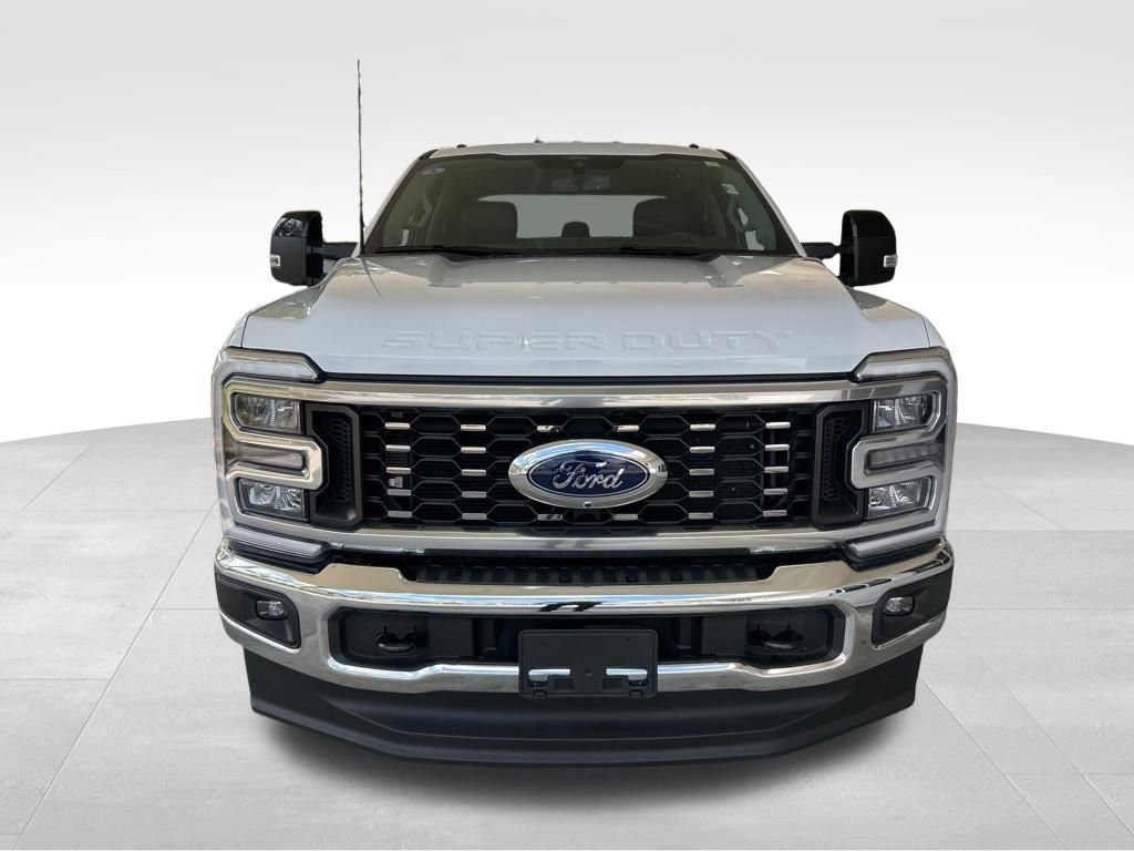 Used 2025 Ford F350 Lariat image 12