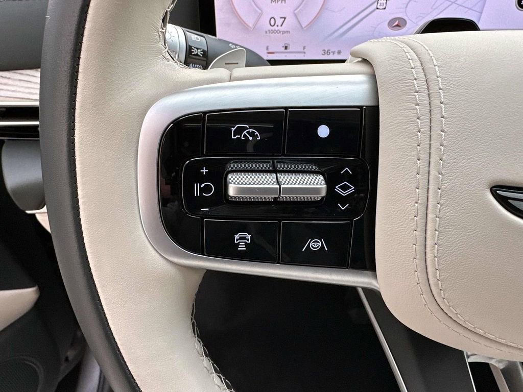 Used 2025 Genesis GV80 3.5T Prestige image 17