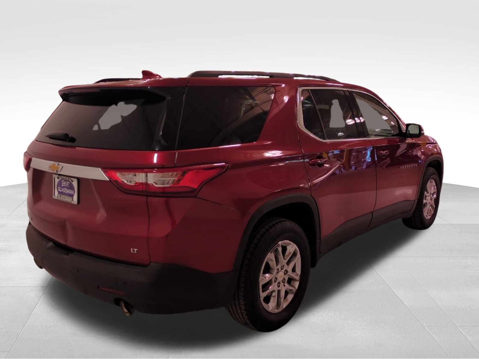 Used 2021 Chevrolet Traverse LT image 3