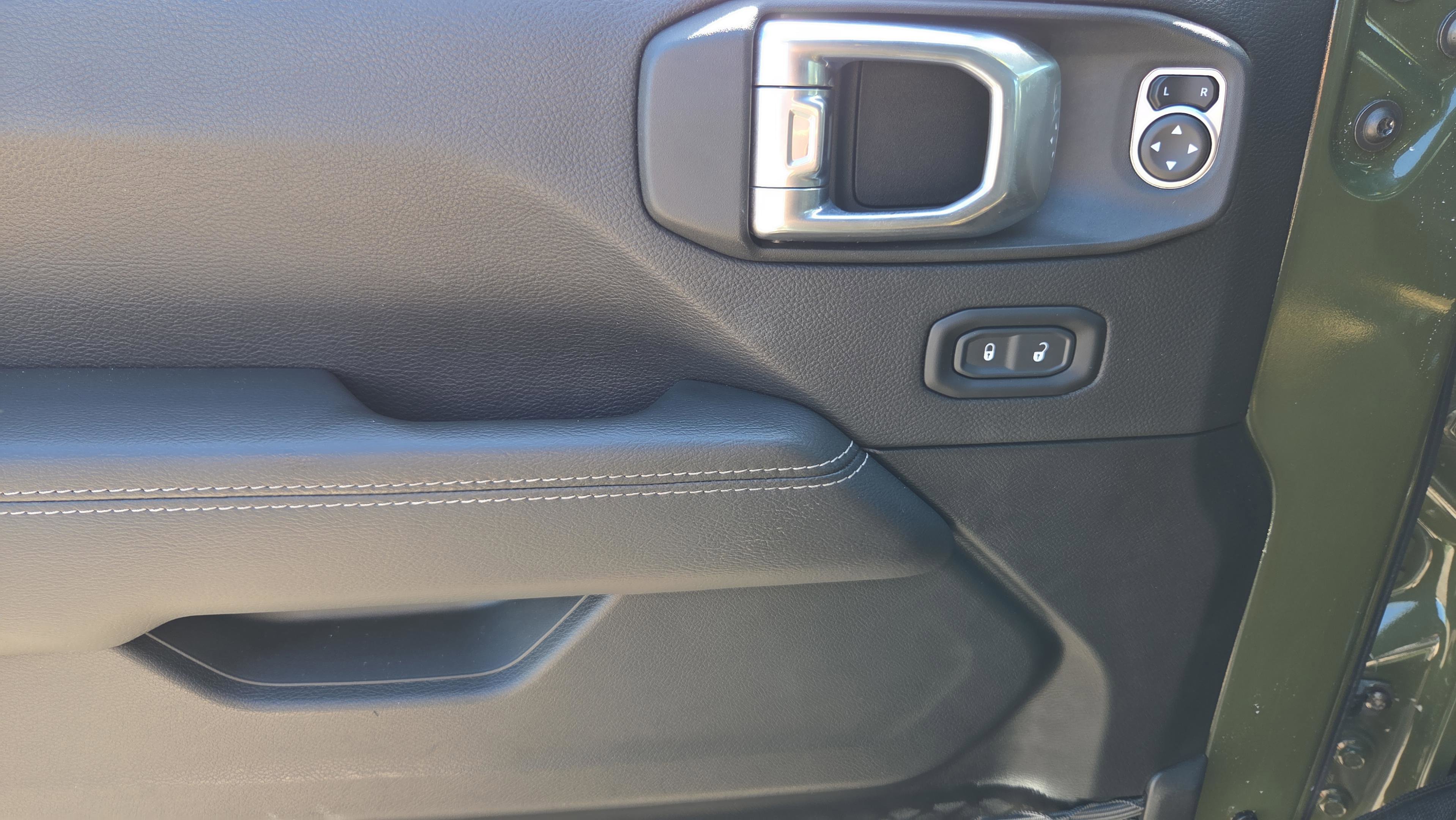 Used 2021 Jeep Wrangler Unlimited Rubicon image 18