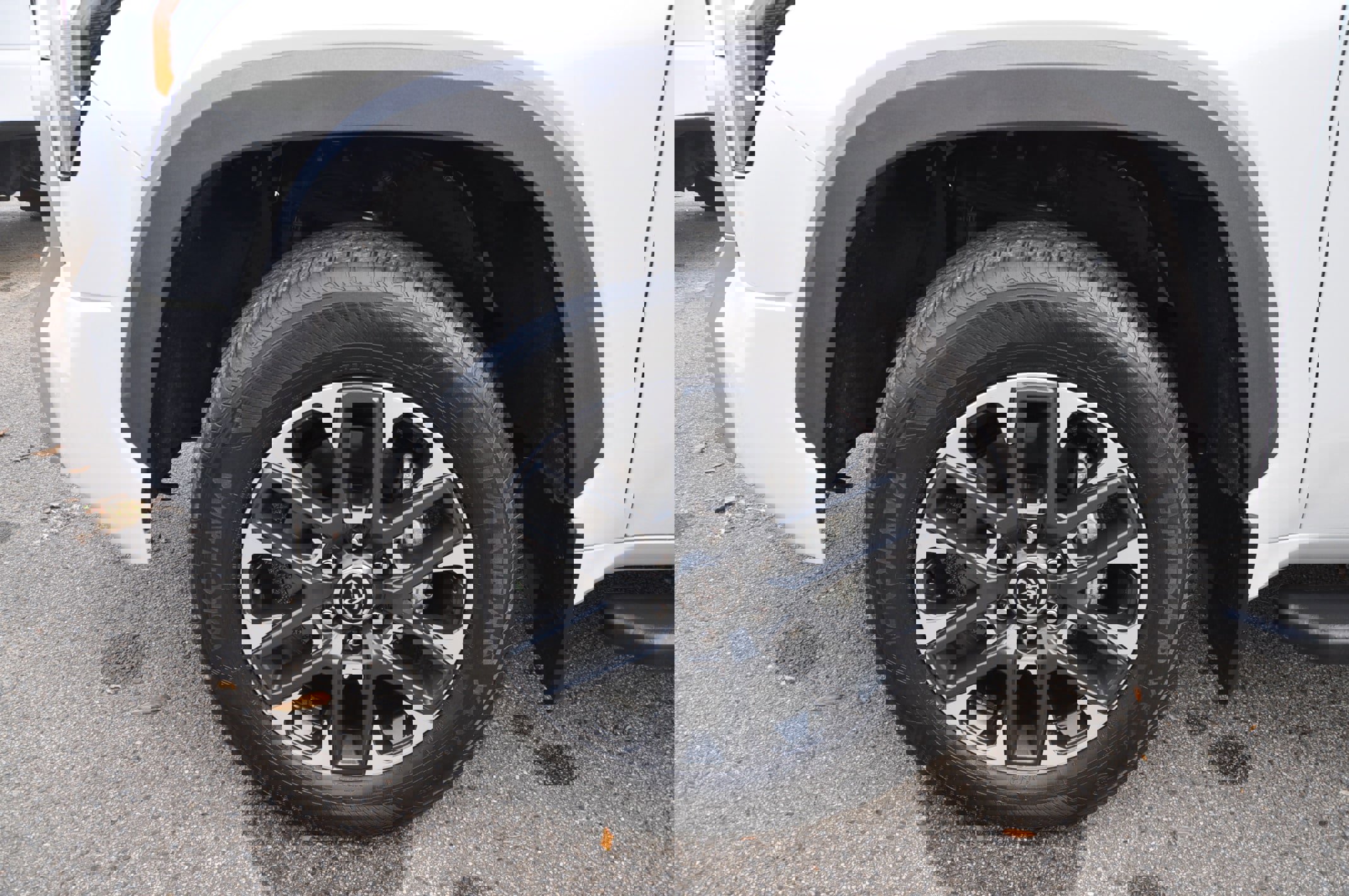 Used 2024 Toyota Tundra Limited image 9