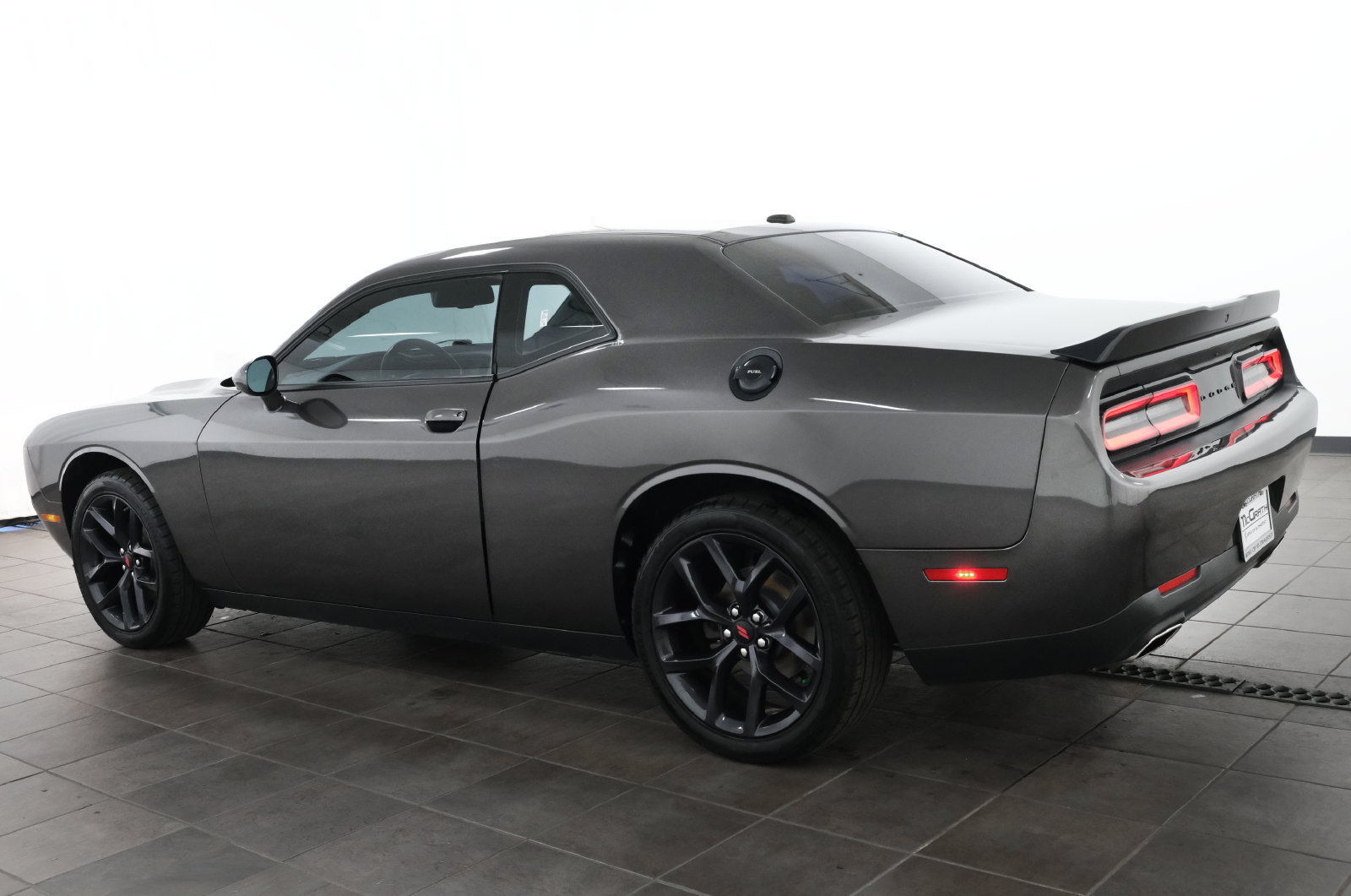 Used 2021 Dodge Challenger SXT RWD image 4