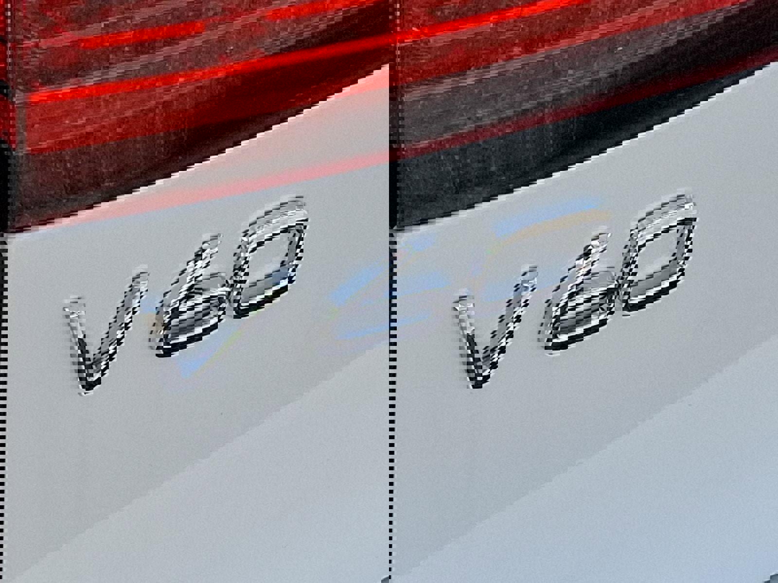 Certified 2024 Volvo V60 B5 Cross Country Plus image 32