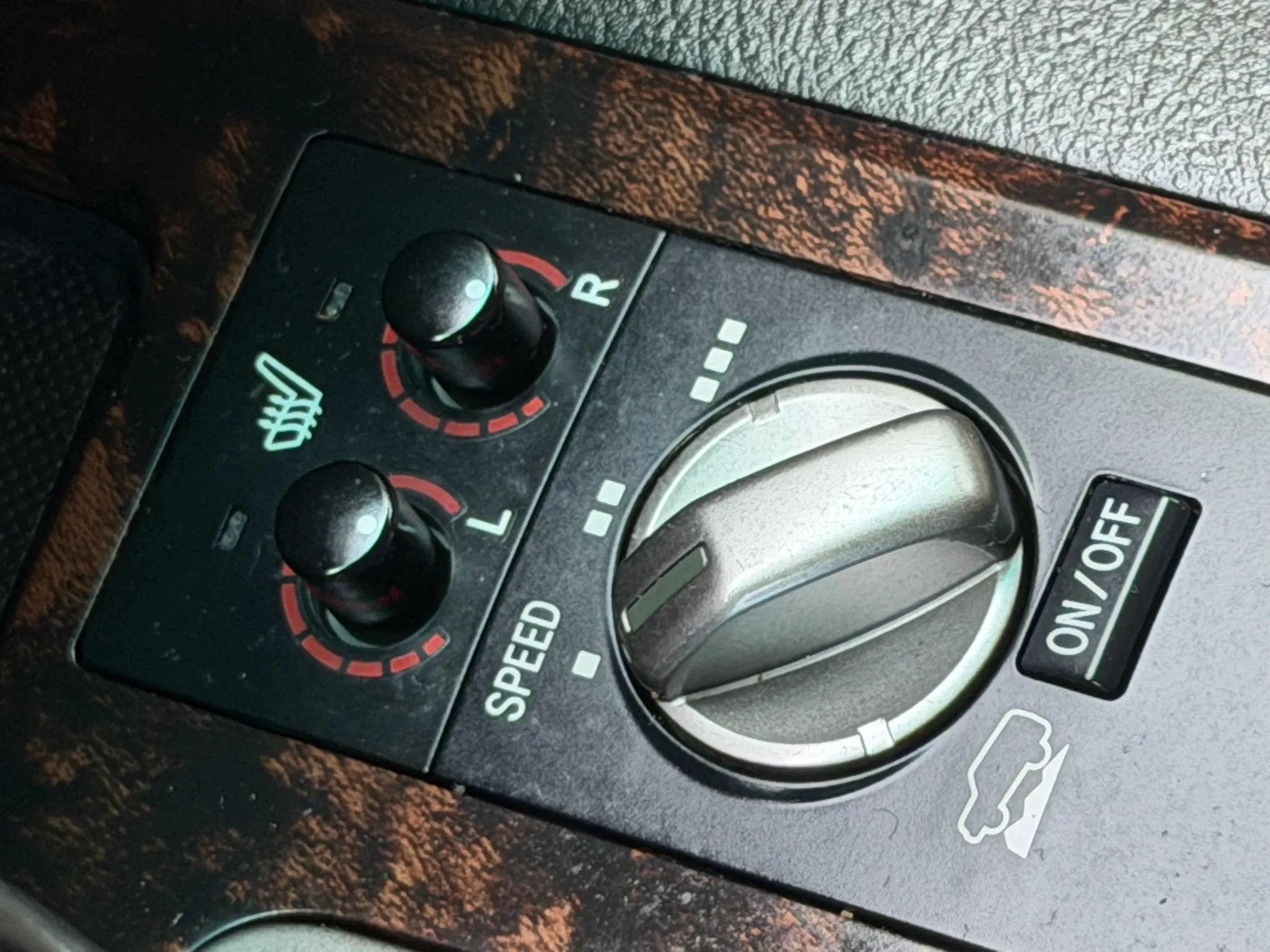 Used 2008 Toyota Land Cruiser AWD/4WD image 37