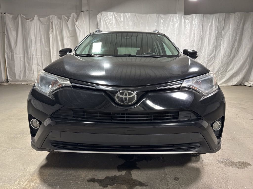 Used 2018 Toyota RAV4 XLE FWD image 2