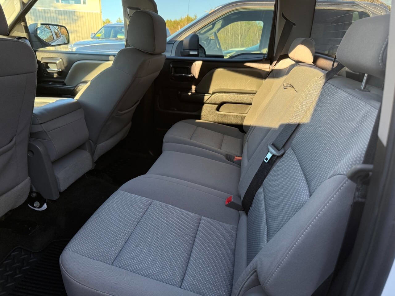 Used 2018 Chevrolet Silverado 1500 Custom w/ Custom Value Package image 14