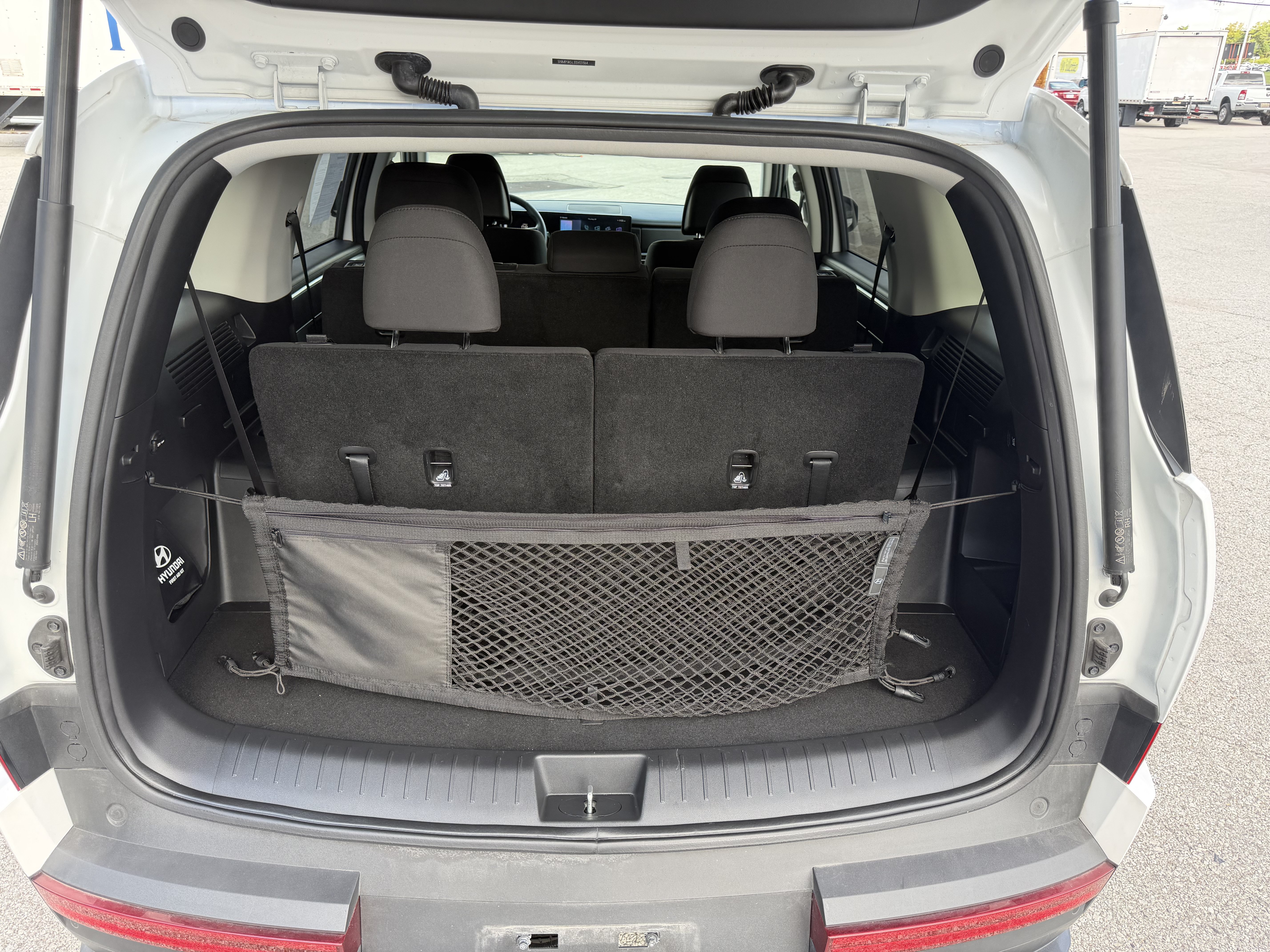 Used 2025 Hyundai Santa Fe SE FWD image 9