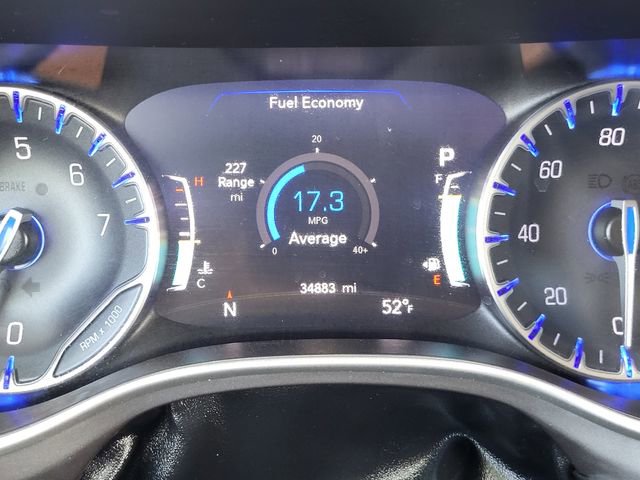 Used 2024 Chrysler Pacifica Touring-L image 10