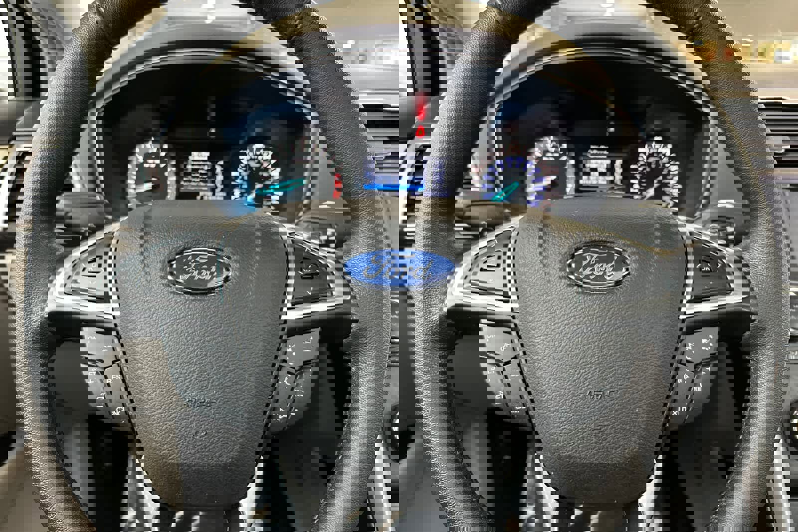 Used 2017 Ford Fusion SE image 24