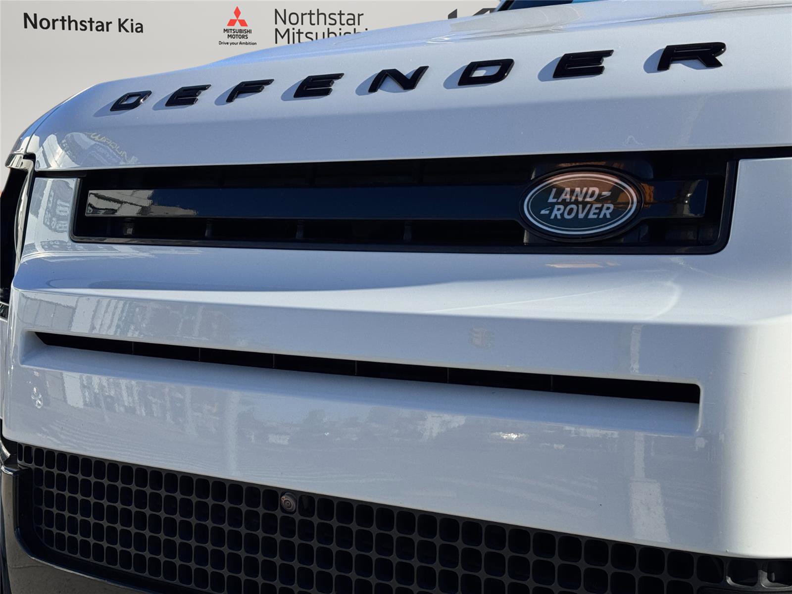 Used 2024 Land Rover Defender 130 X-Dynamic SE image 27