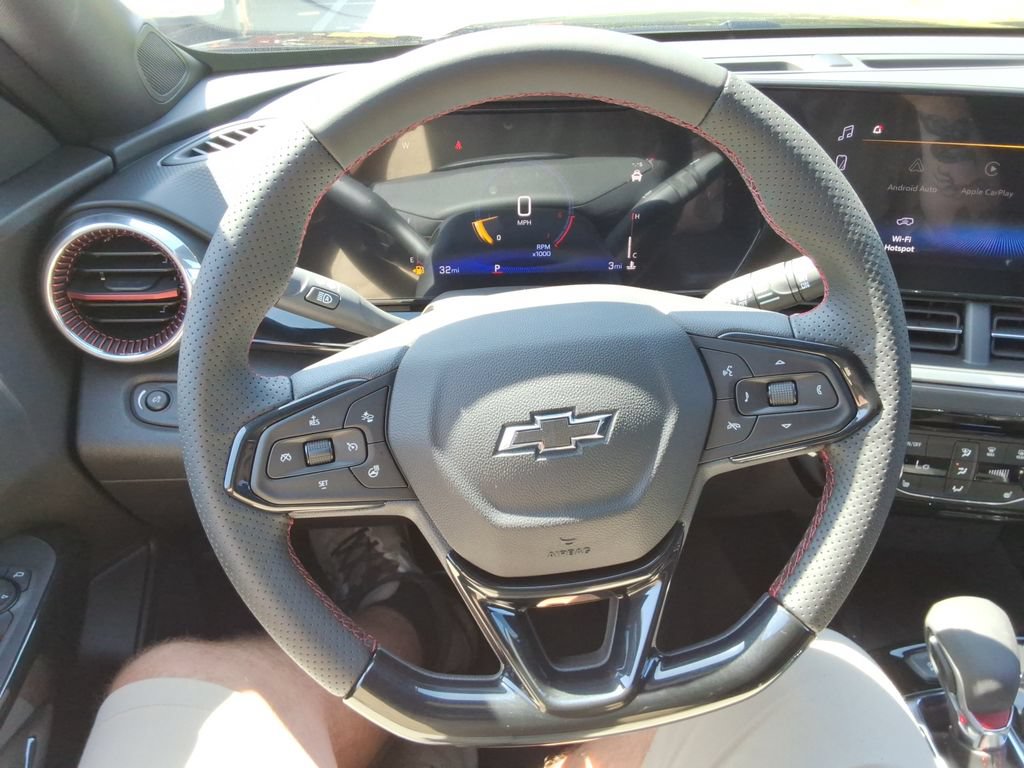 New 2026 Chevrolet Trax RS w/ Sunroof Package FWD image 24