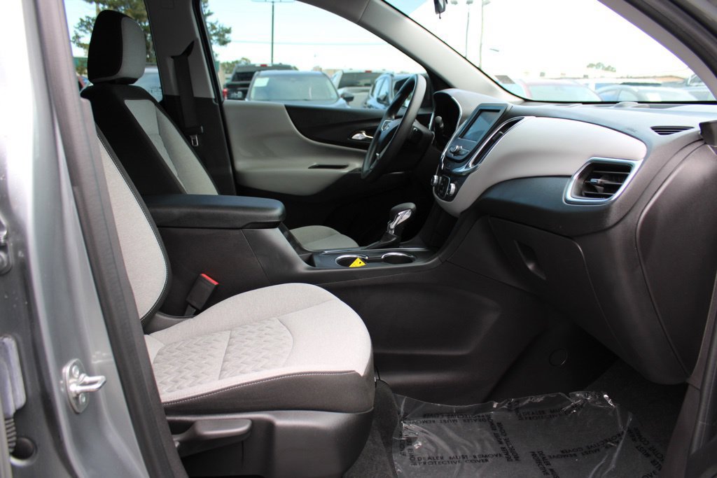Used 2024 Chevrolet Equinox LS w/ Driver Confidence II Package FWD image 12