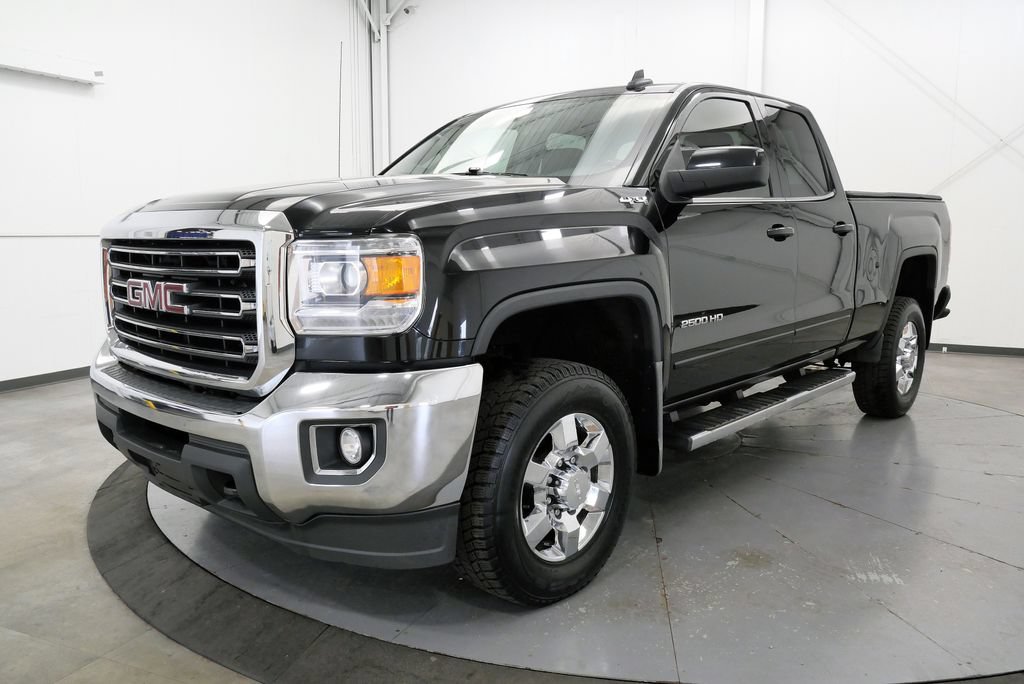 Used 2018 GMC Sierra 2500 SLE w/ SLE Preferred Package AWD/4WD image 3