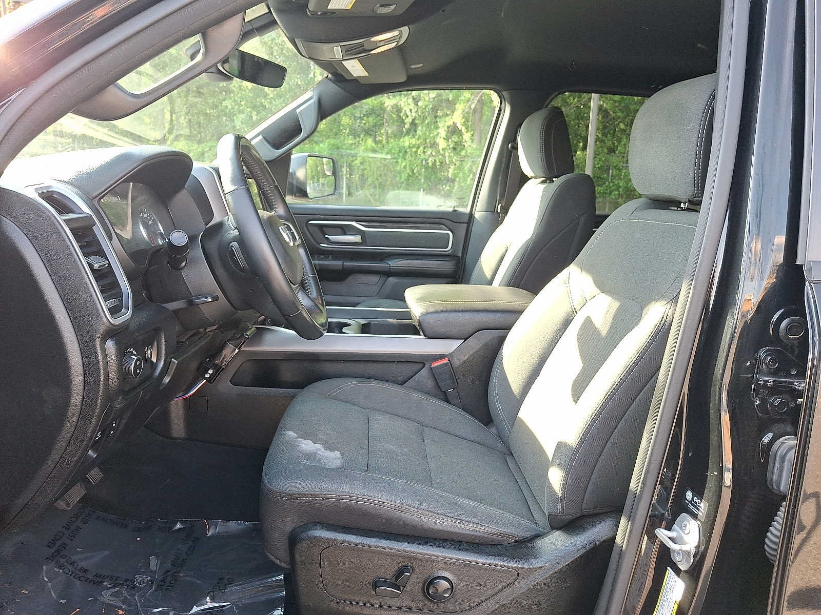 Used 2022 RAM 1500 Big Horn AWD/4WD image 14