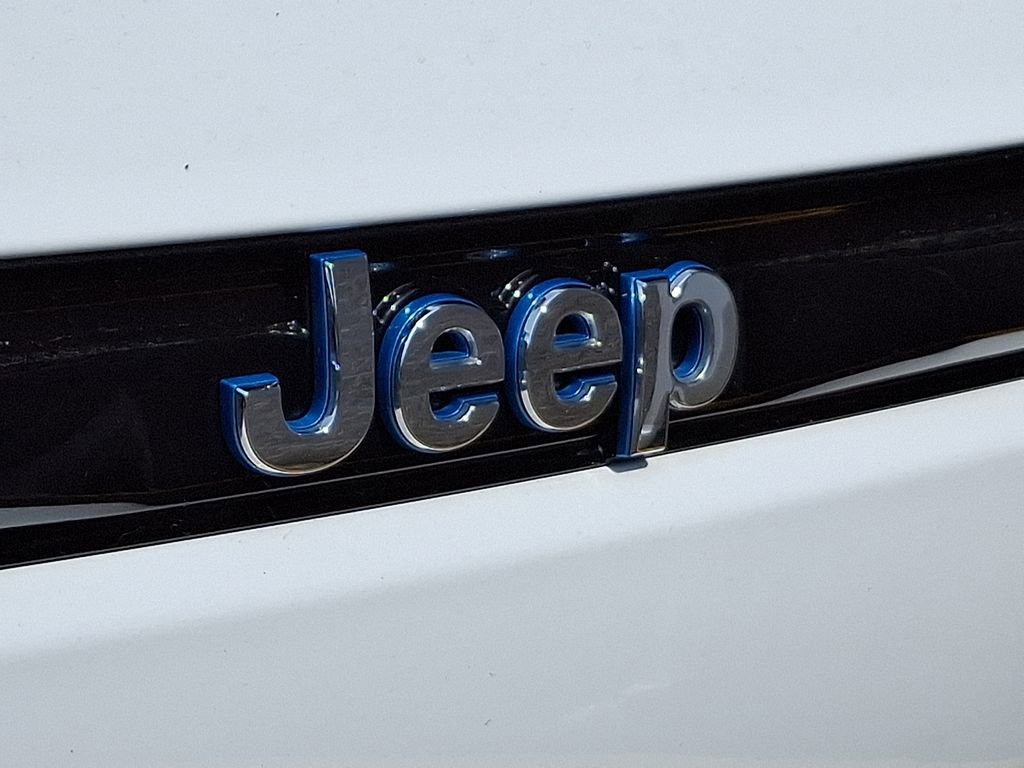 Used 2023 Jeep Grand Cherokee 4WD 4xe image 32