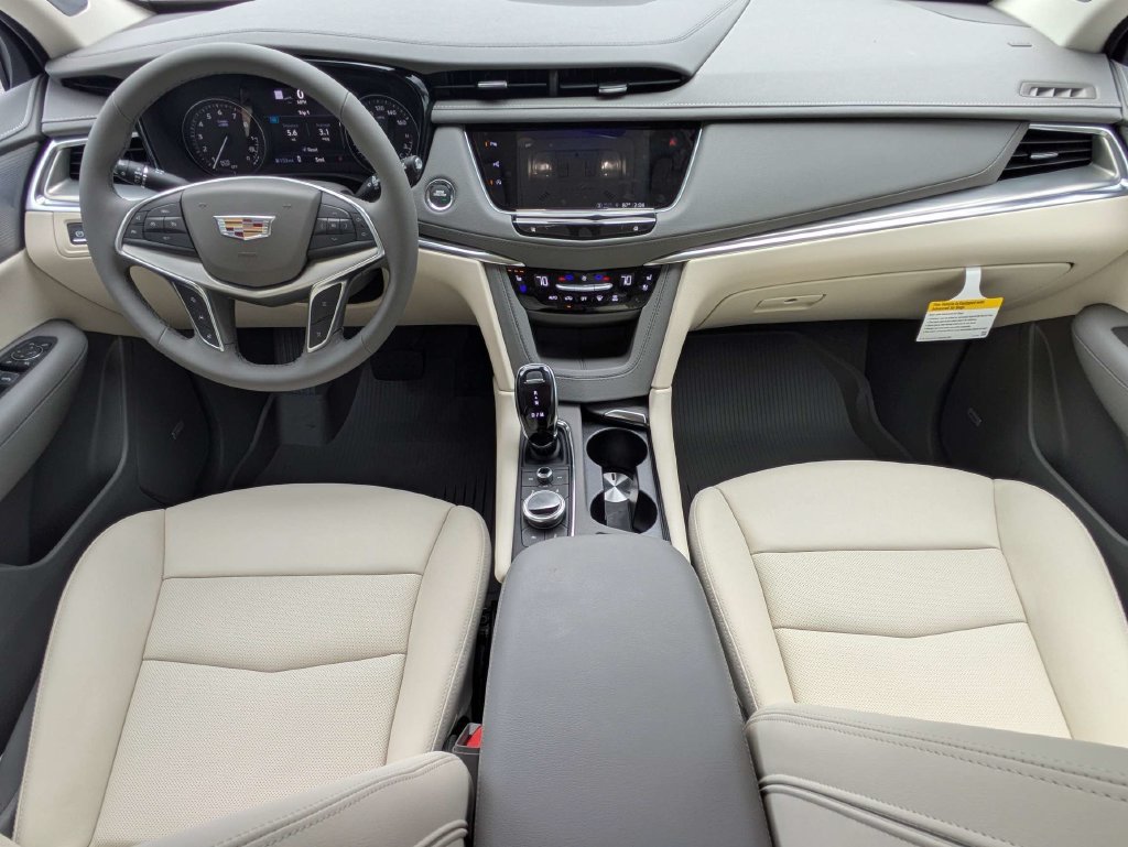 New 2026 Cadillac XT5 Premium Luxury w/ Driver Assist Package FWD image 17