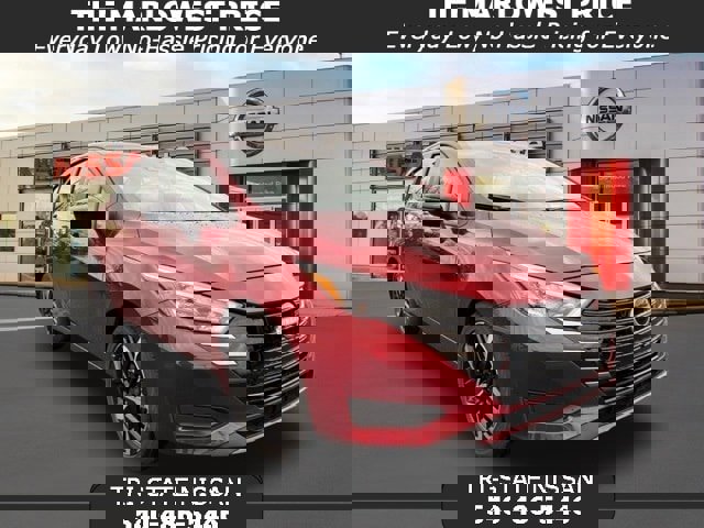 New 2025 Nissan Versa SR w/ Trunk Package