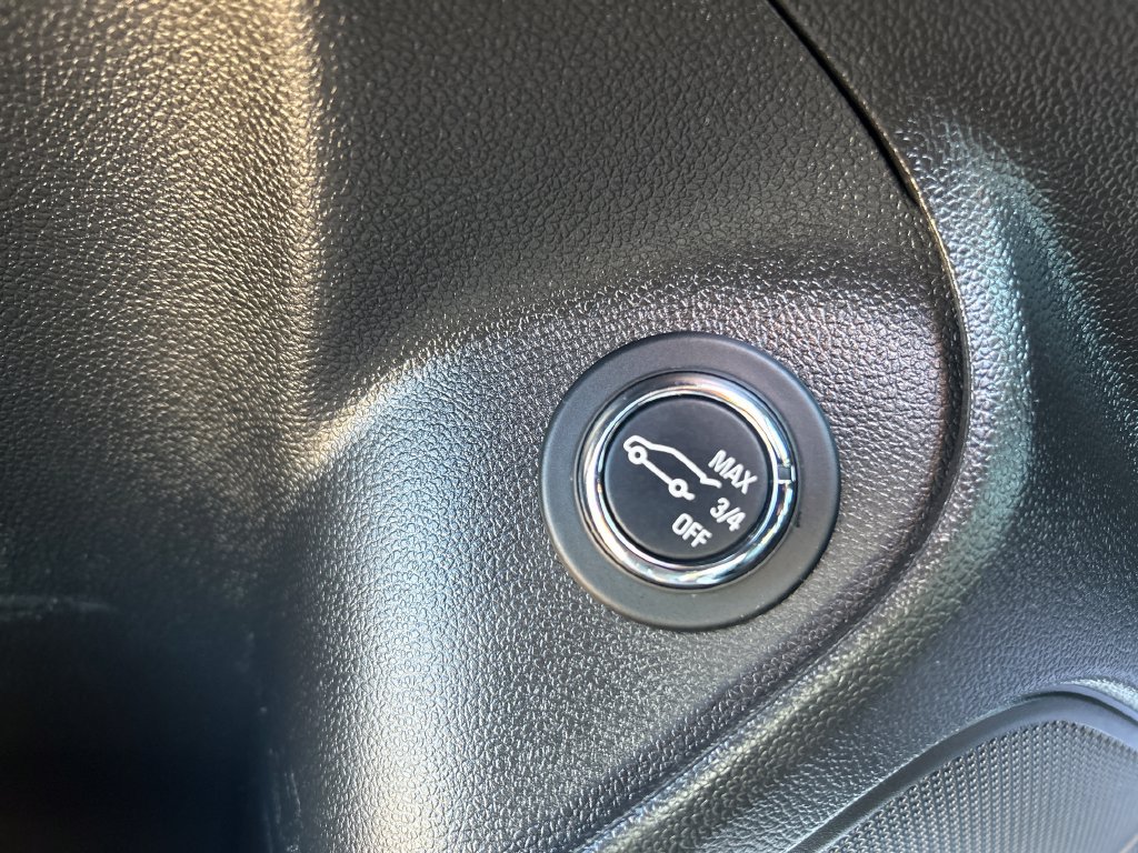 Used 2022 Buick Encore GX Essence w/ Advanced Technology Package AWD/4WD image 19