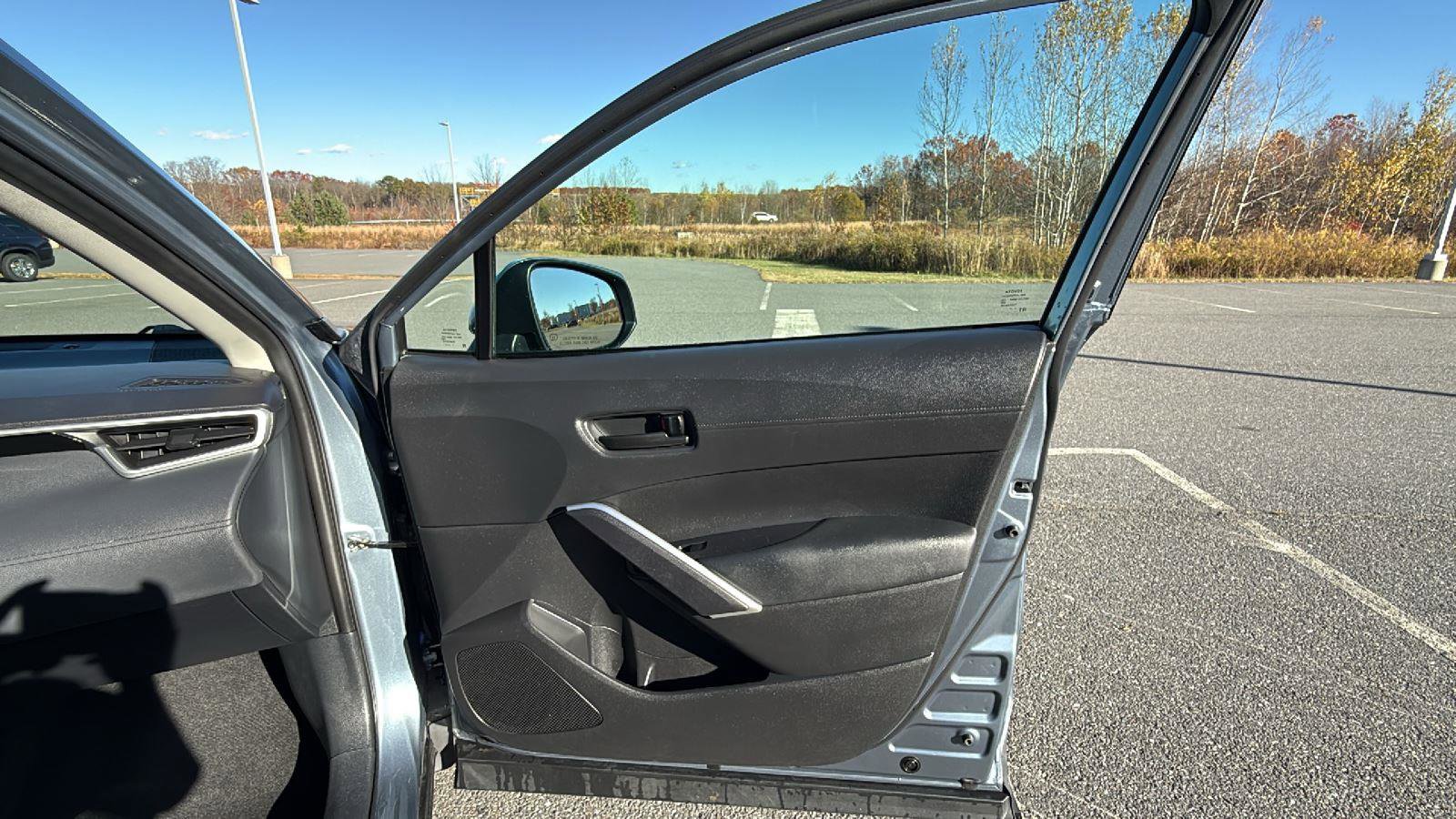 Used 2023 Toyota Corolla Cross LE image 16