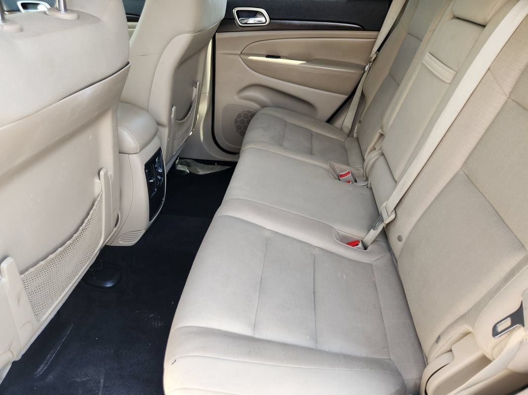 Used 2014 Jeep Grand Cherokee Laredo w/ Quick Order Package 23E AWD/4WD image 32