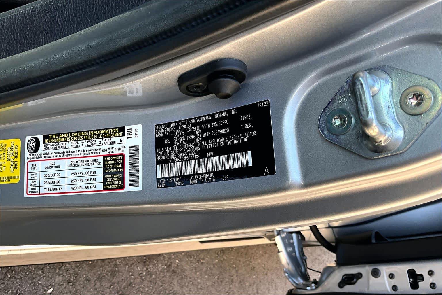Certified 2023 Toyota Sienna Platinum FWD image 34