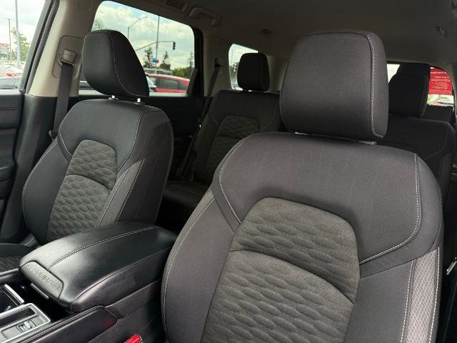 Certified 2023 Nissan Pathfinder SV image 16