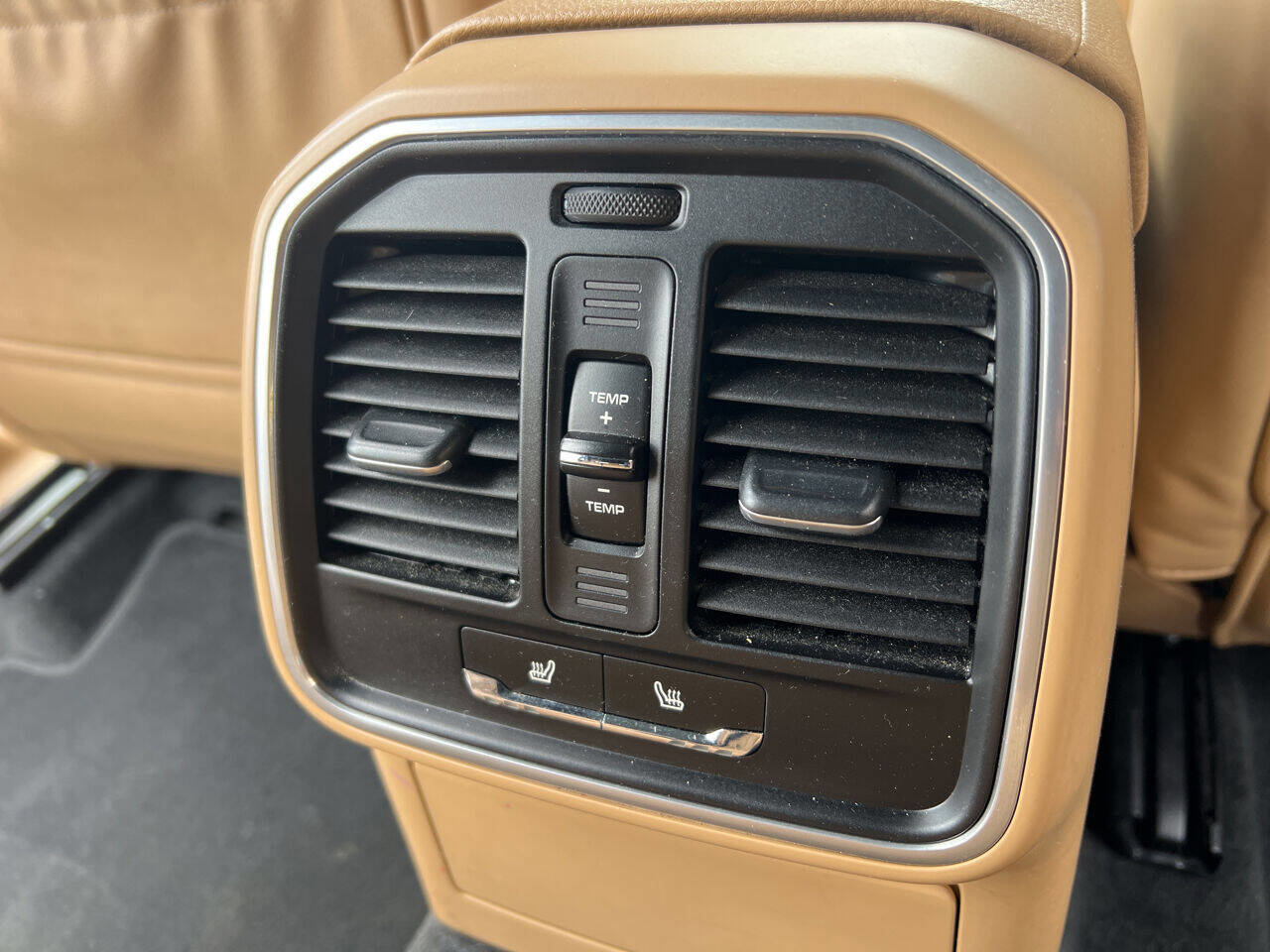 Used 2017 Porsche Macan S image 32