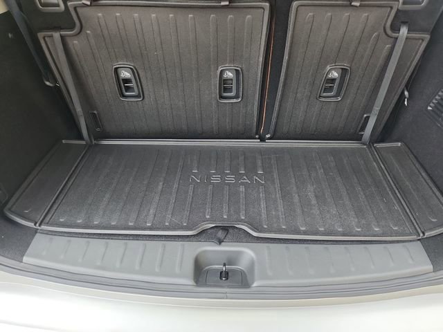 Used 2023 Nissan Pathfinder Platinum AWD/4WD image 26