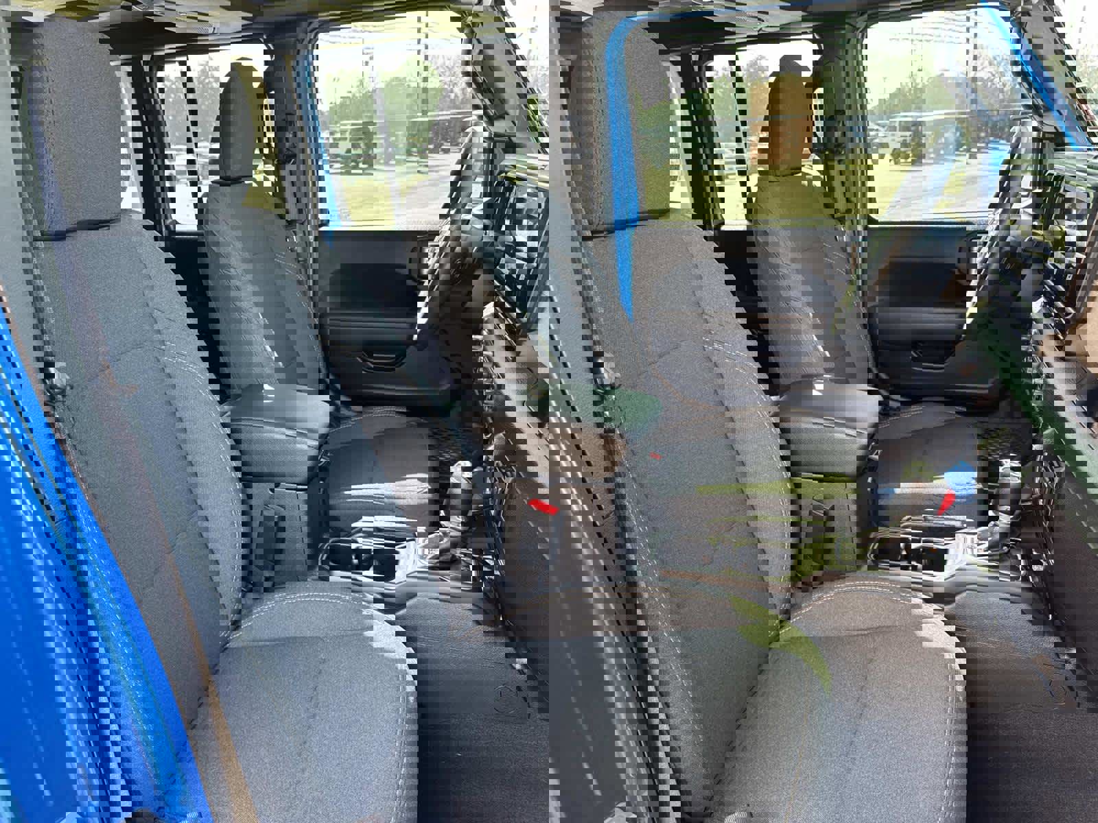 Used 2025 Jeep Wrangler Sport image 22