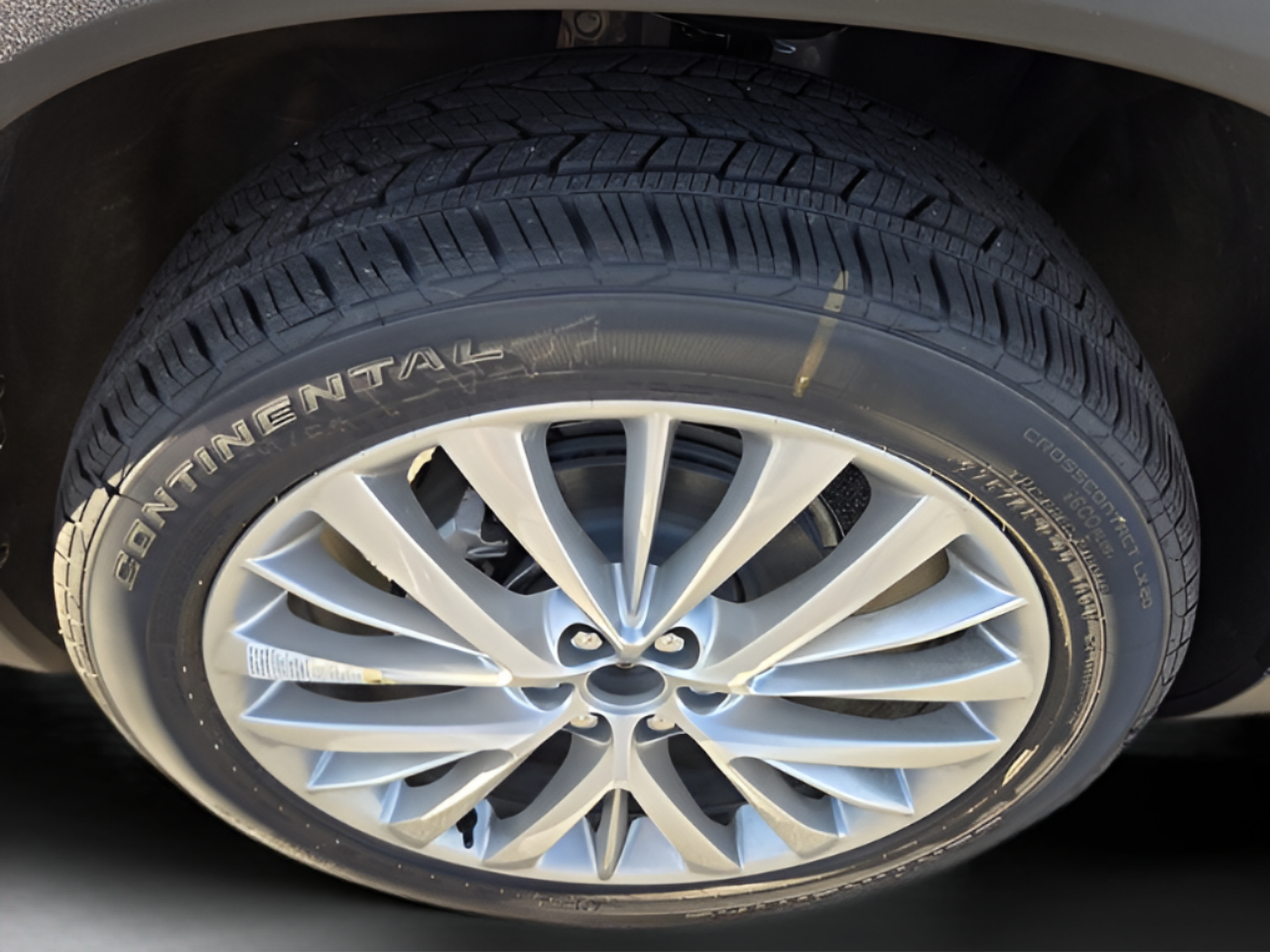 New 2027 Chevrolet Traverse LT w/ Enhanced Driving Package FWD image 9