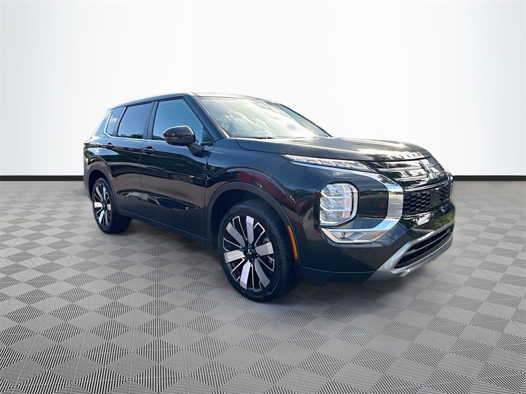 New 2025 Mitsubishi Outlander SE image 3