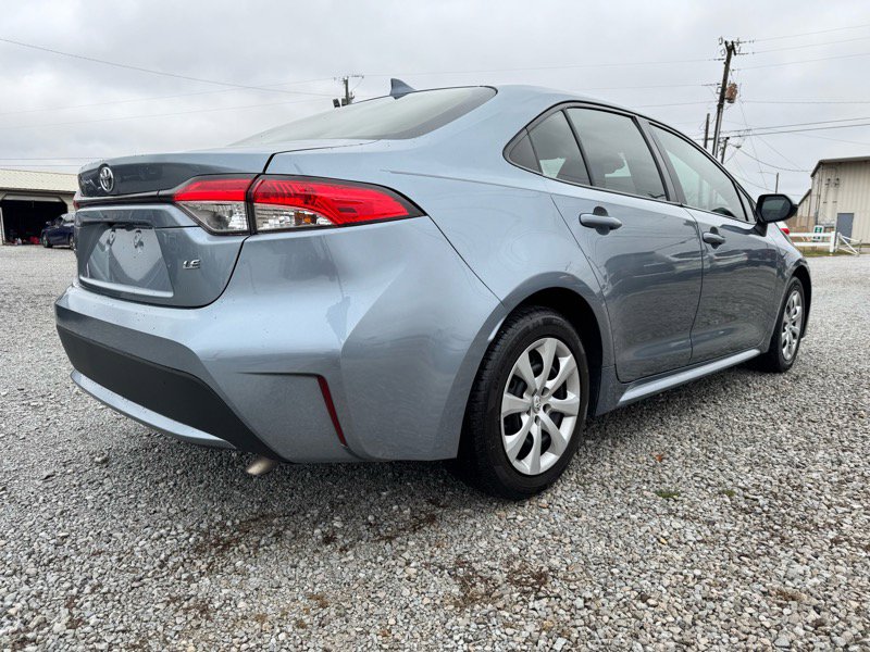Used 2022 Toyota Corolla LE image 6