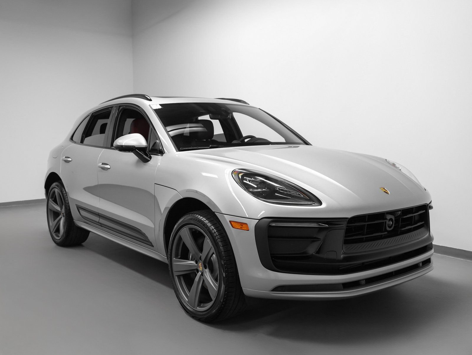 Certified 2026 Porsche Macan Turbo AWD/4WD image 10
