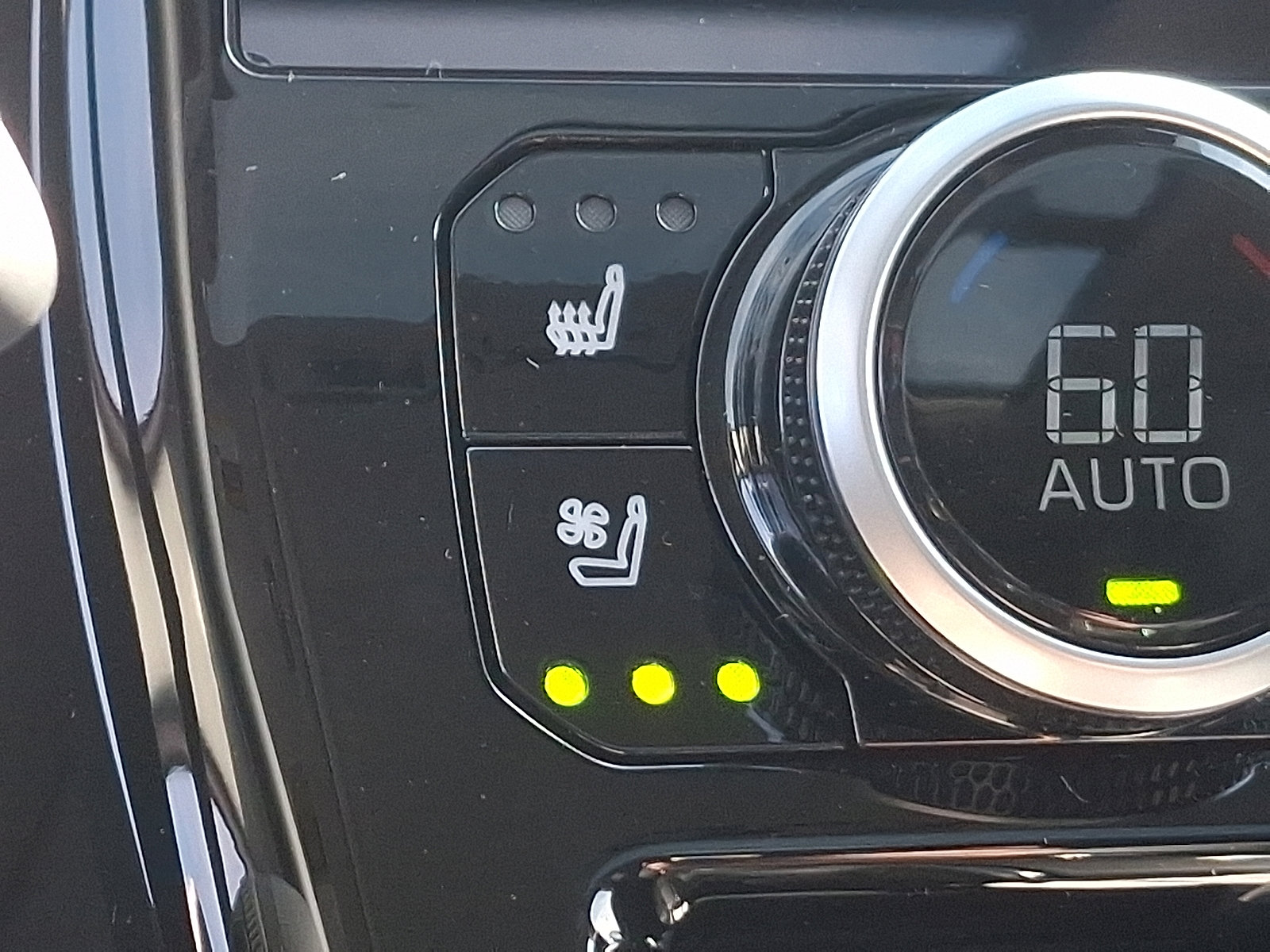 New 2025 Toyota Highlander Platinum image 19