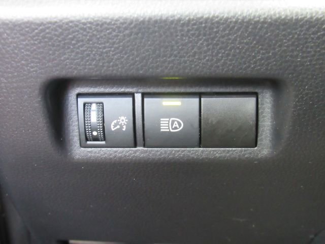 Used 2025 Toyota RAV4 XLE image 35