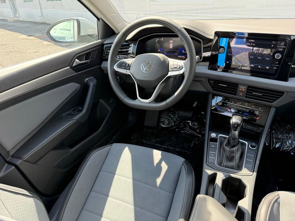 New 2026 Volkswagen Jetta SE FWD image 10
