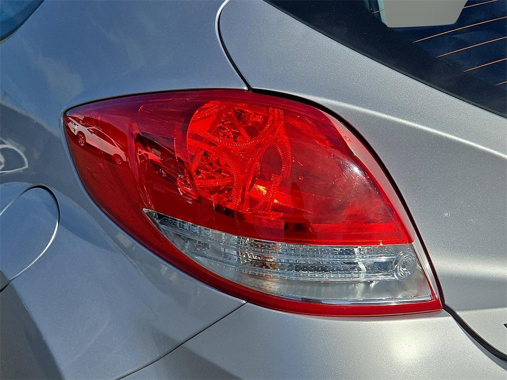 Used 2016 Hyundai Veloster Base w/ Option Group 02 image 10