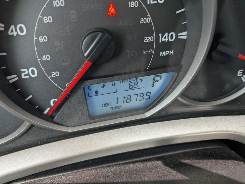 Used 2016 Toyota RAV4 LE image 19