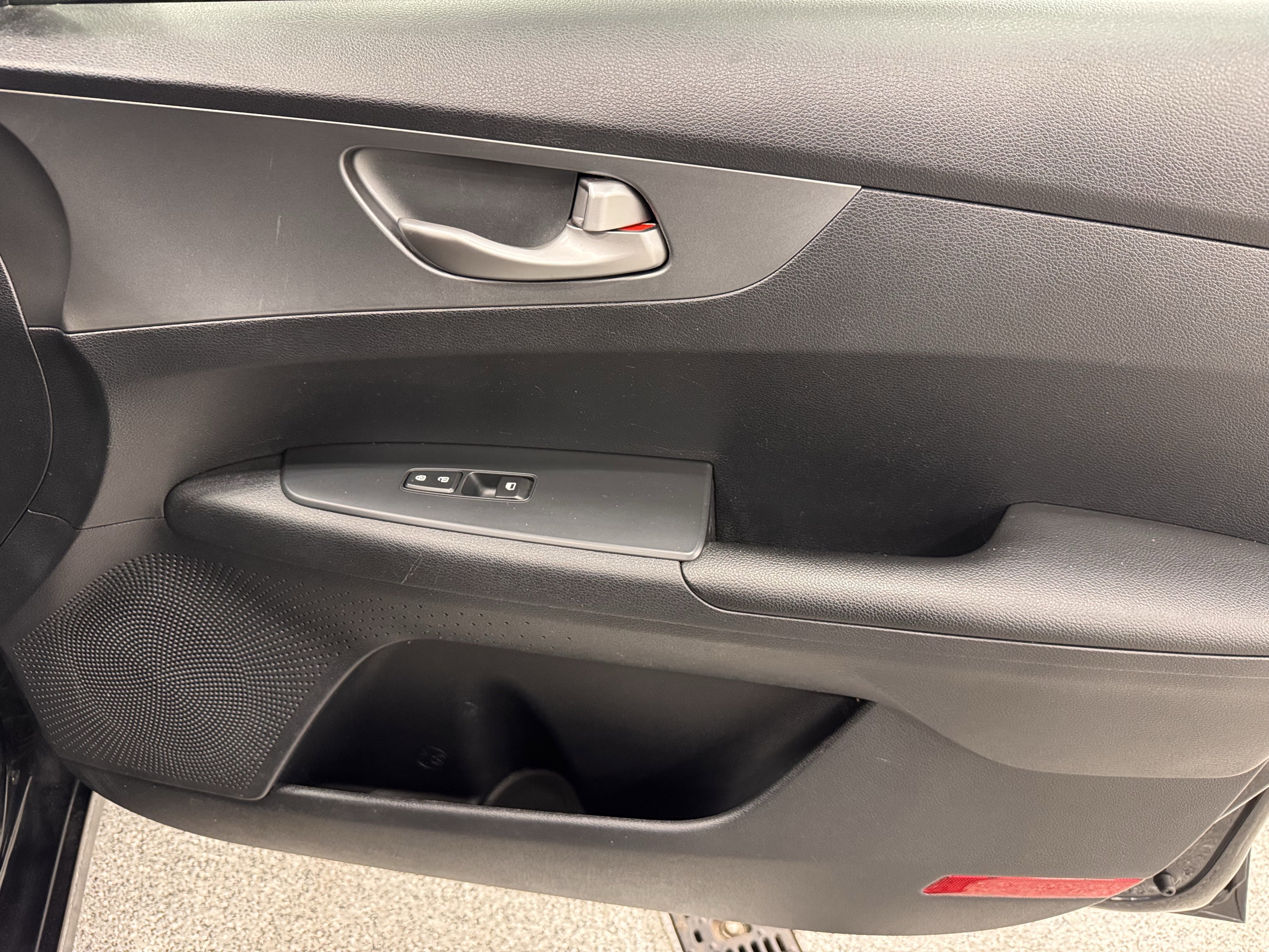 Used 2020 Kia Forte LXS image 26