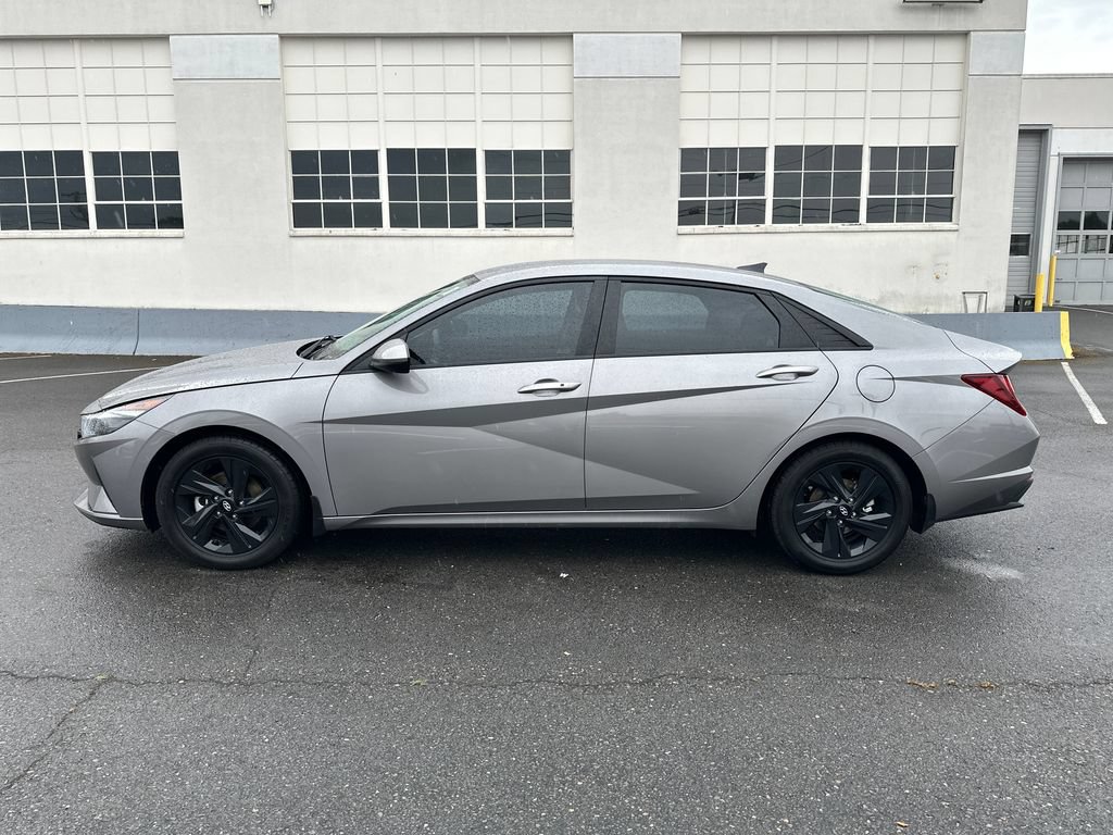 Certified 2023 Hyundai Elantra SEL FWD image 3