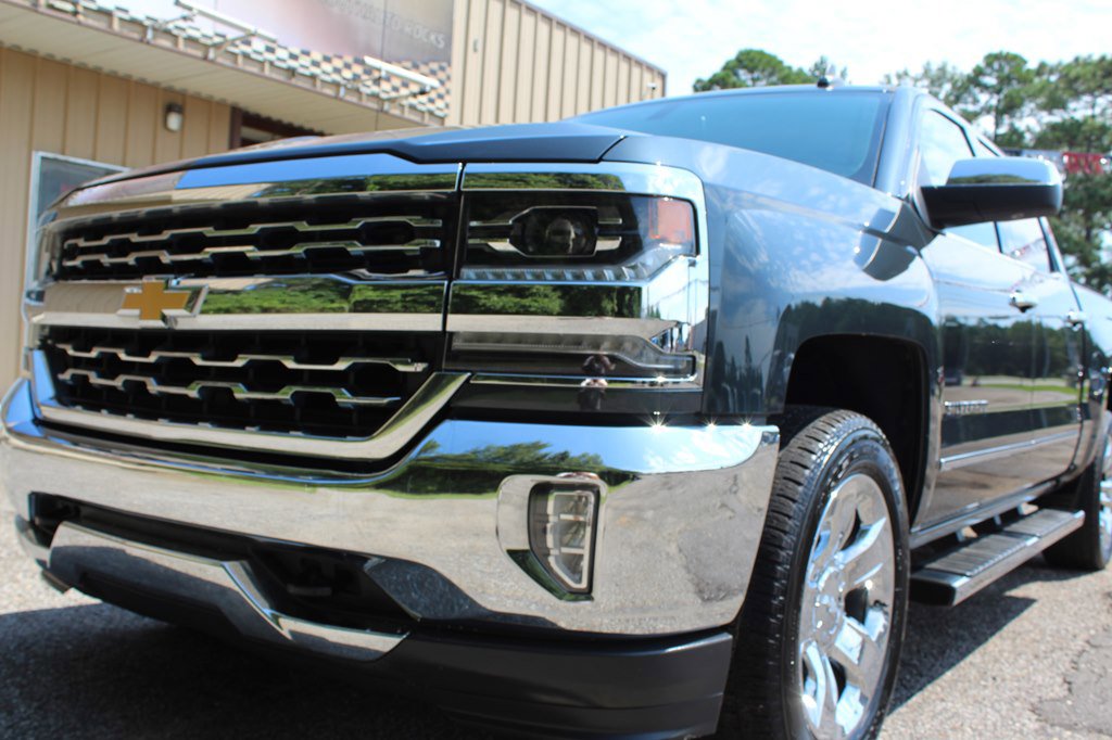 Used 2018 Chevrolet Silverado 1500 LTZ w/ Sport Package image 3