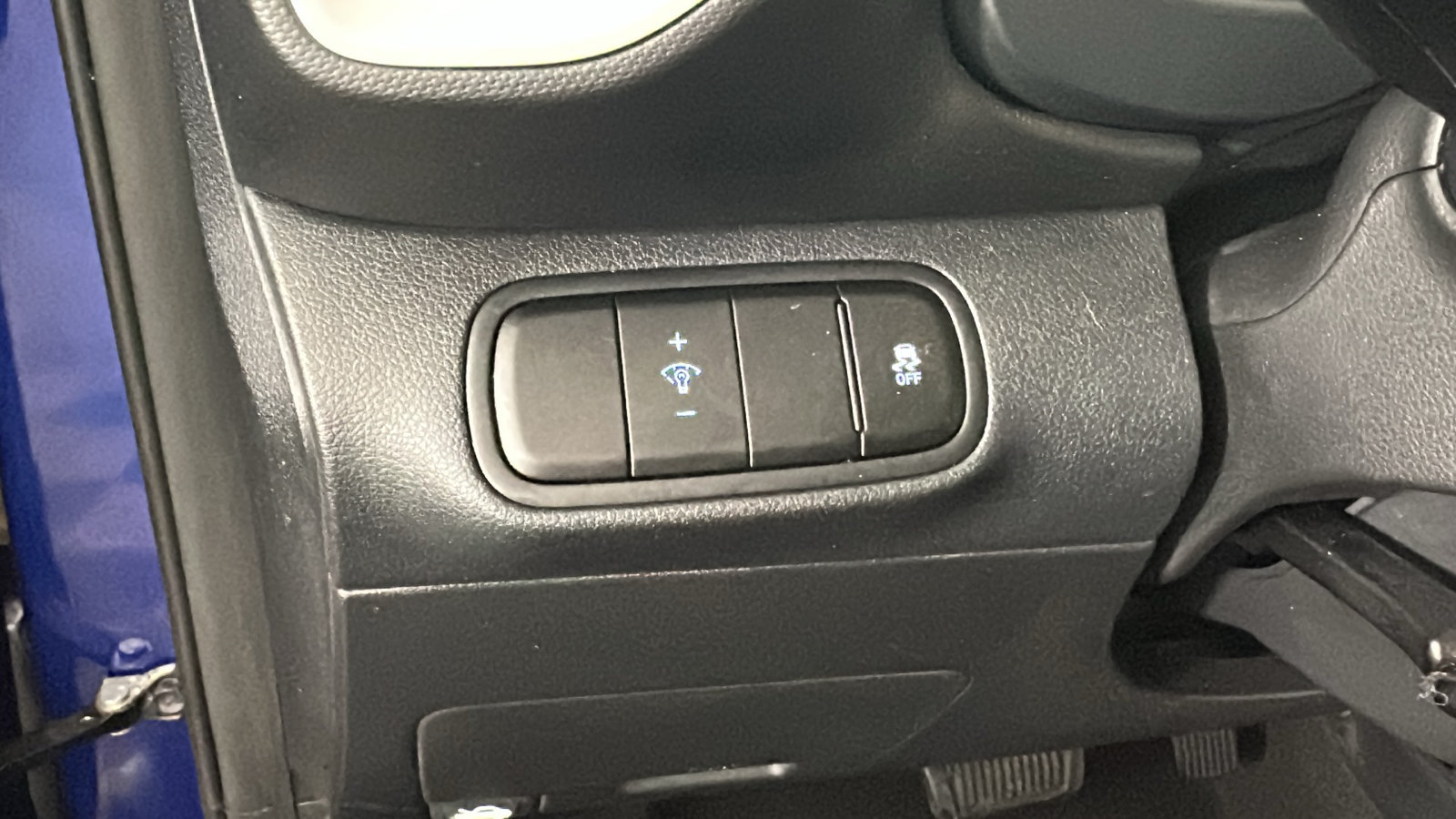 Certified 2023 Hyundai Venue Limited FWD image 25