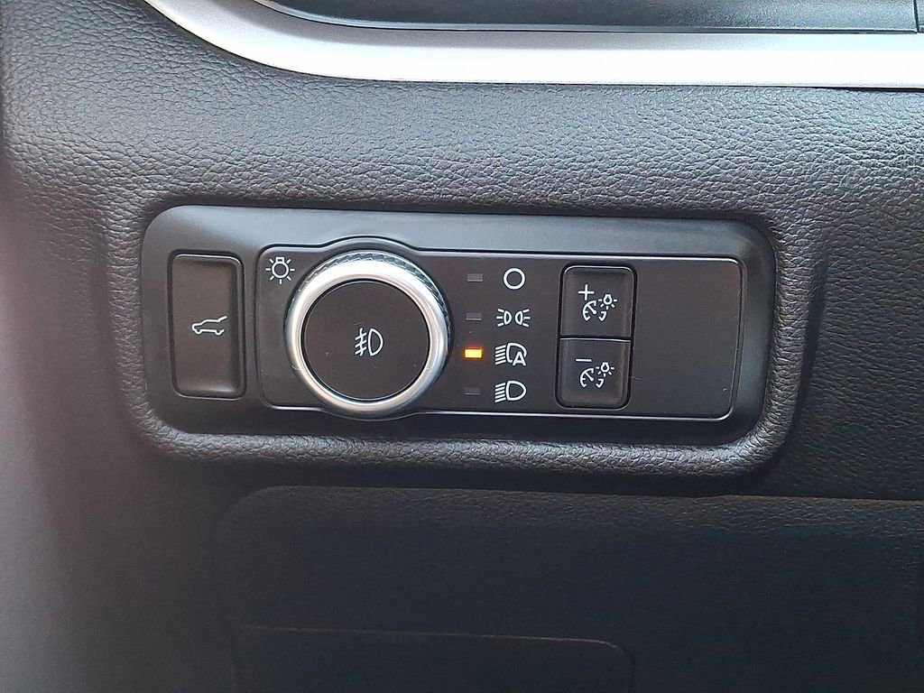 Certified 2023 Ford Explorer XLT w/ Equipment Group 202A image 28