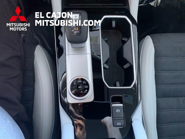 New 2026 Mitsubishi Outlander SE FWD image 14