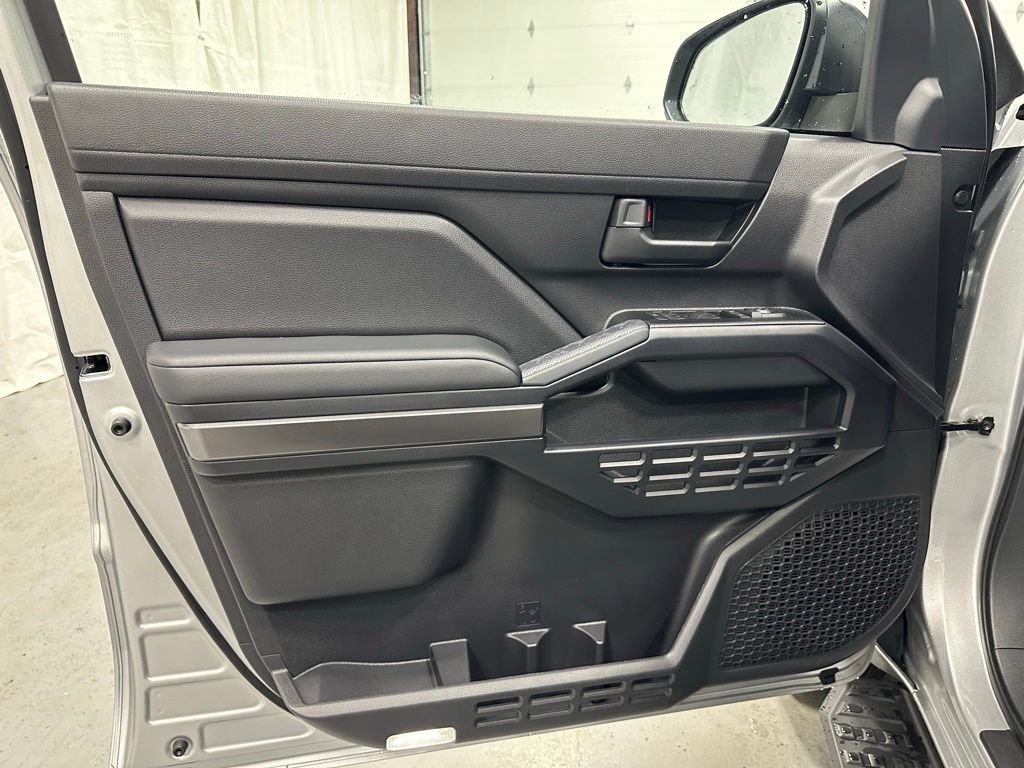 Used 2025 Toyota 4Runner SR5 image 8