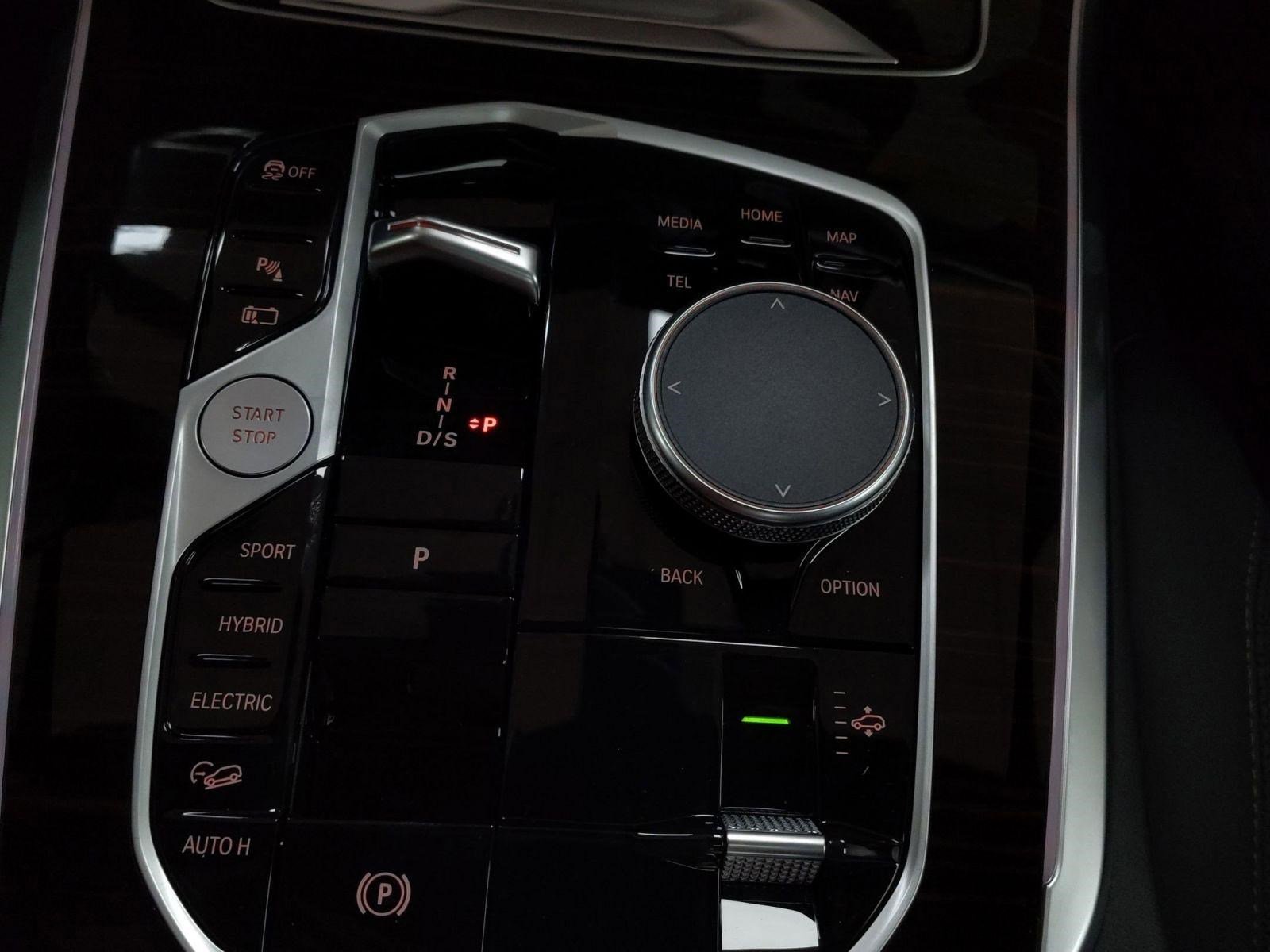 New 2026 BMW X5 xDrive50e image 14